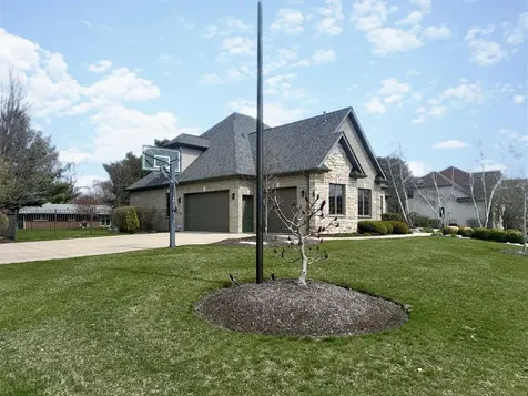 605 Independence Avenue Sycamore IL 60178