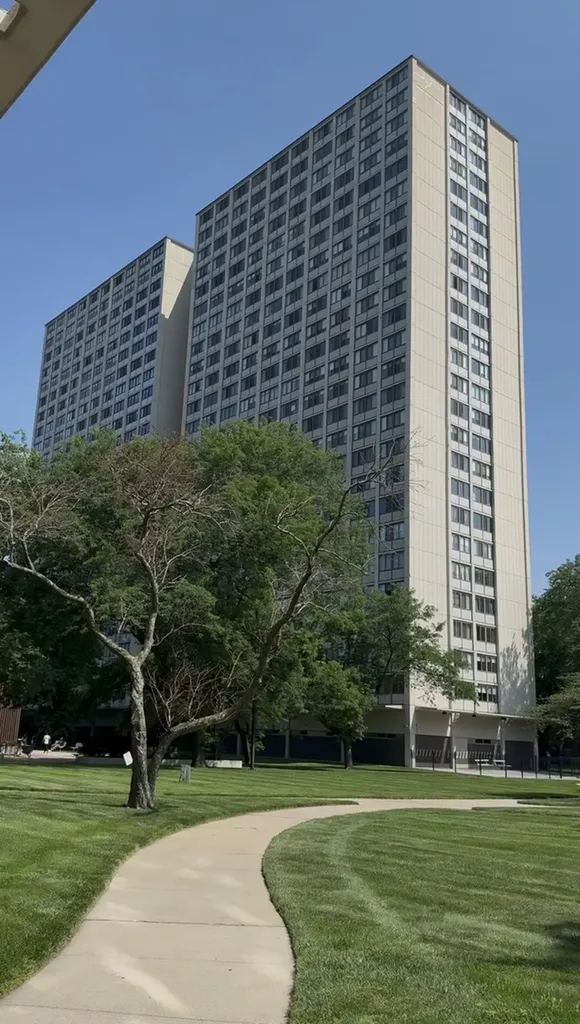 4850 South Lake Park Avenue Chicago IL 60615