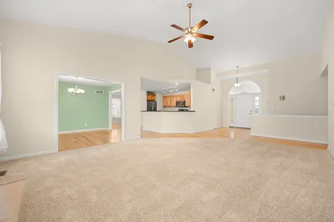 1418 Beach Lane Sycamore IL 60178