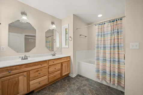 1418 Beach Lane Sycamore IL 60178