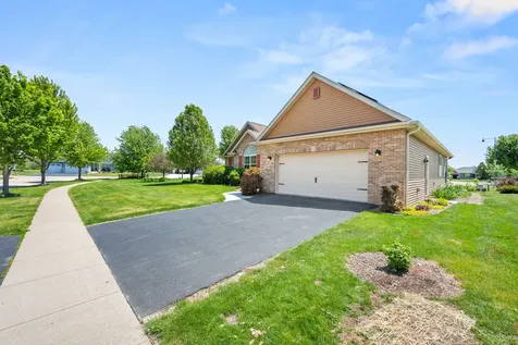 1418 Beach Lane Sycamore IL 60178