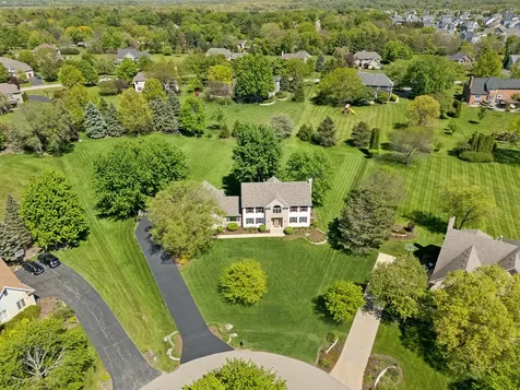 36W793 Red Gate Court St. Charles IL 60175