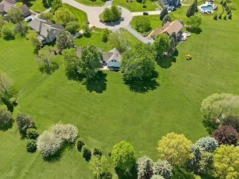 36W793 Red Gate Court St. Charles IL 60175