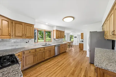 36W793 Red Gate Court St. Charles IL 60175