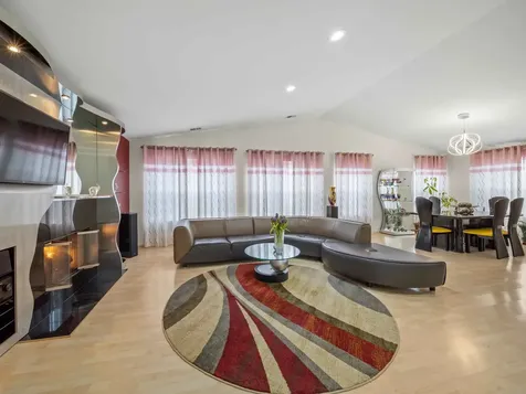 377 Bay Tree Circle Vernon Hills IL 60061