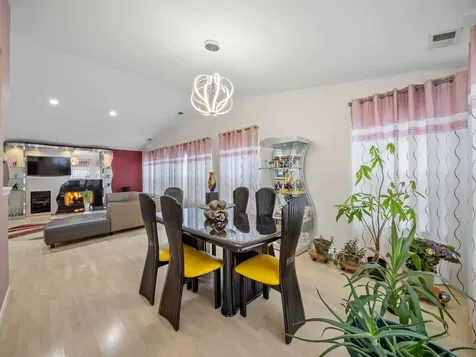 377 Bay Tree Circle Vernon Hills IL 60061