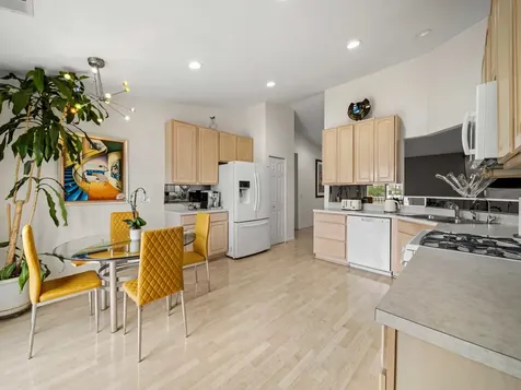 377 Bay Tree Circle Vernon Hills IL 60061