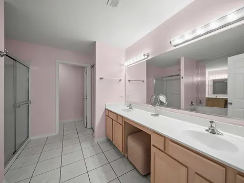 377 Bay Tree Circle Vernon Hills IL 60061