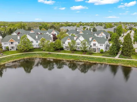 377 Bay Tree Circle Vernon Hills IL 60061