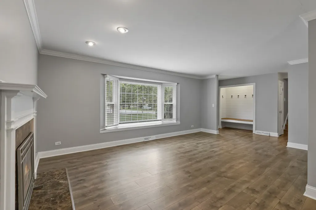6S415 Concord Road Naperville IL 60540