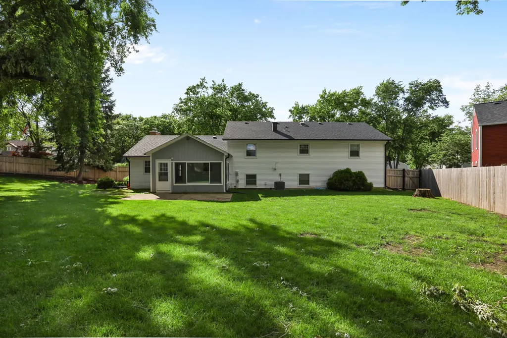 6S415 Concord Road Naperville IL 60540