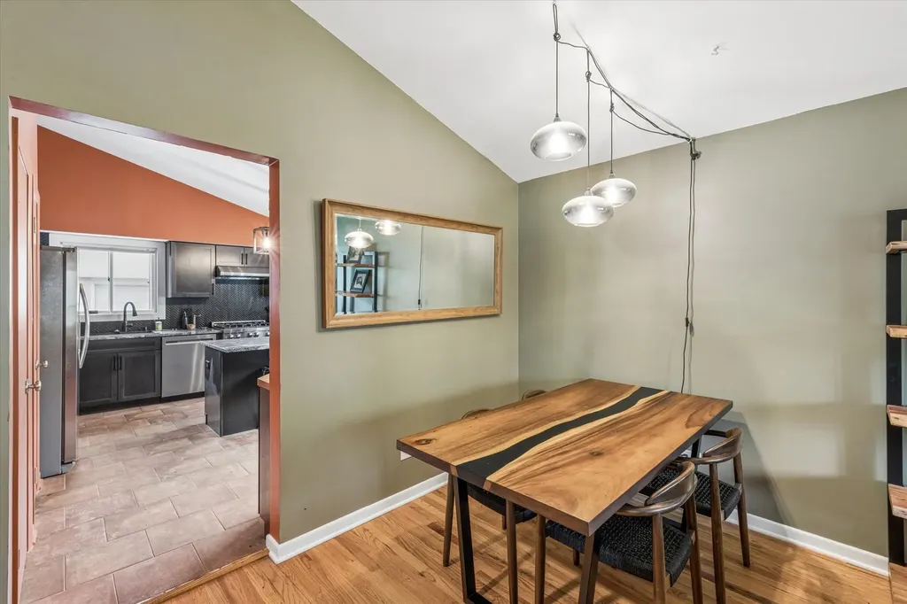 24 East Congress Street Villa Park IL 60181