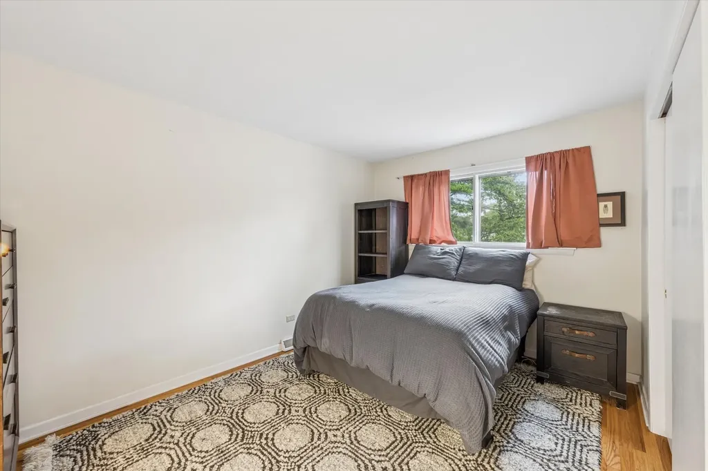 24 East Congress Street Villa Park IL 60181