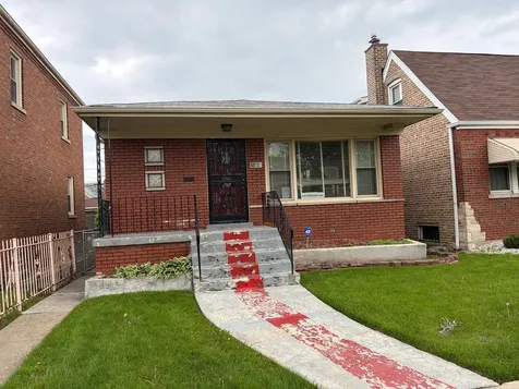 10031 South Forest Avenue Chicago IL 60628