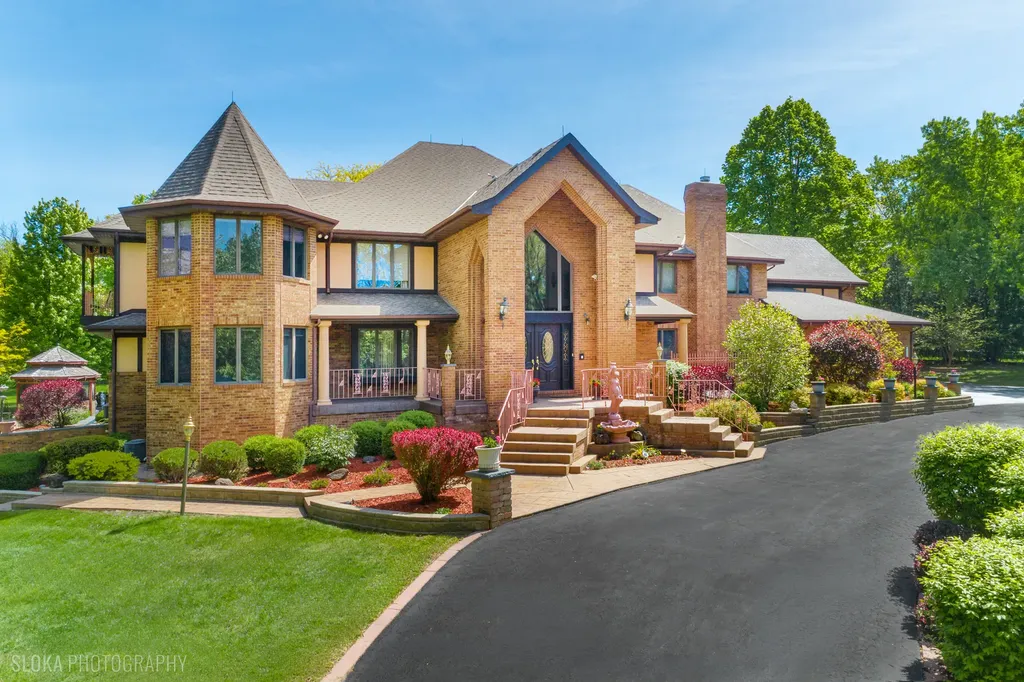 3204 Stonegate Drive Crystal Lake IL 60012