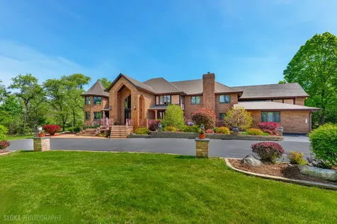 3204 Stonegate Drive Crystal Lake IL 60012