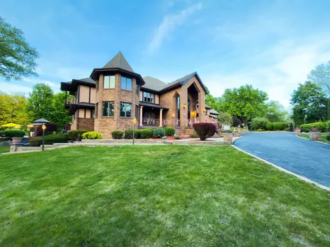 3204 Stonegate Drive Crystal Lake IL 60012