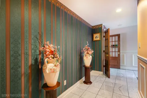 3204 Stonegate Drive Crystal Lake IL 60012
