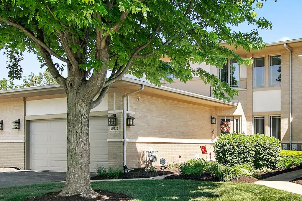 20432 Fallingwater Circle Frankfort IL 60423