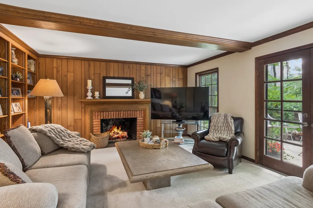 1014 Kauai King Court Naperville IL 60540