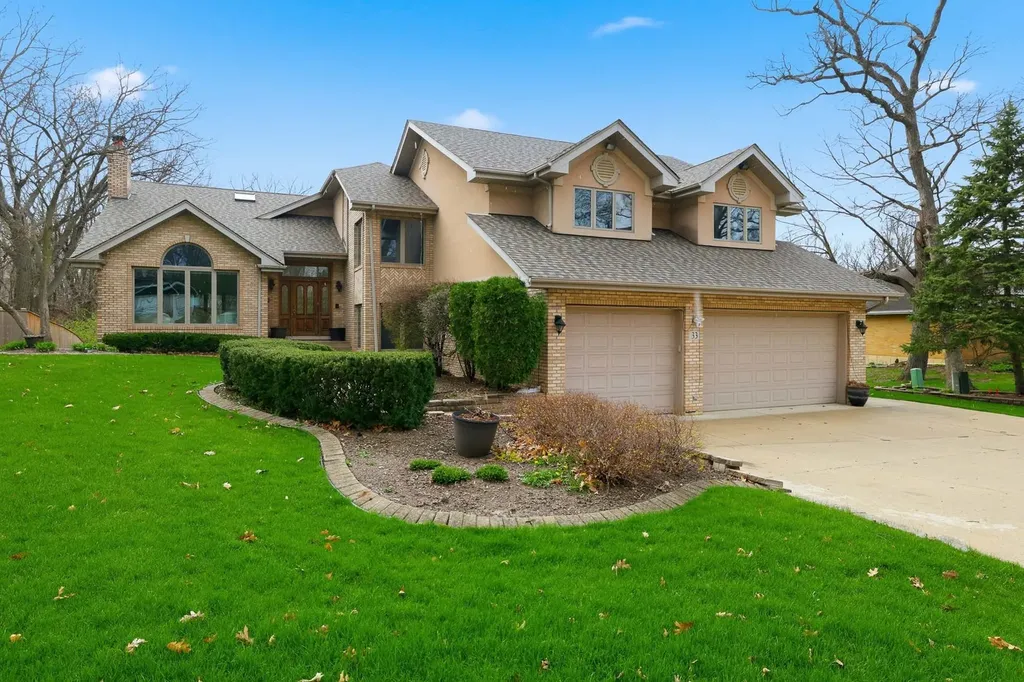 33 West Eureka Drive Lemont IL 60439