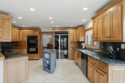 33 West Eureka Drive Lemont IL 60439