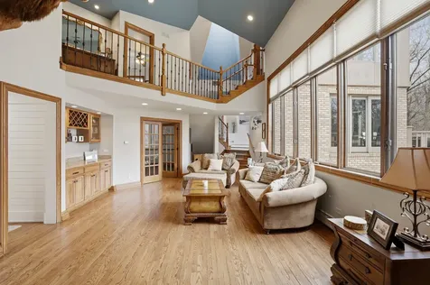 33 West Eureka Drive Lemont IL 60439
