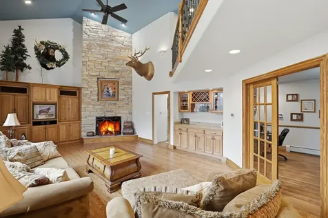 33 West Eureka Drive Lemont IL 60439