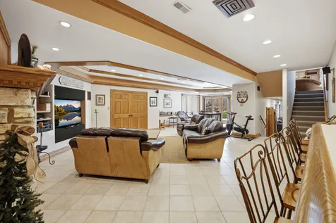 33 West Eureka Avenue Lemont IL 60439