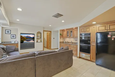 33 West Eureka Avenue Lemont IL 60439