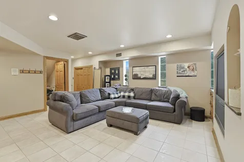 33 West Eureka Avenue Lemont IL 60439