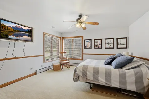 33 West Eureka Avenue Lemont IL 60439