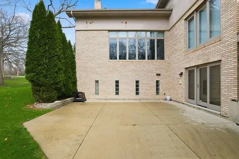 33 West Eureka Drive Lemont IL 60439