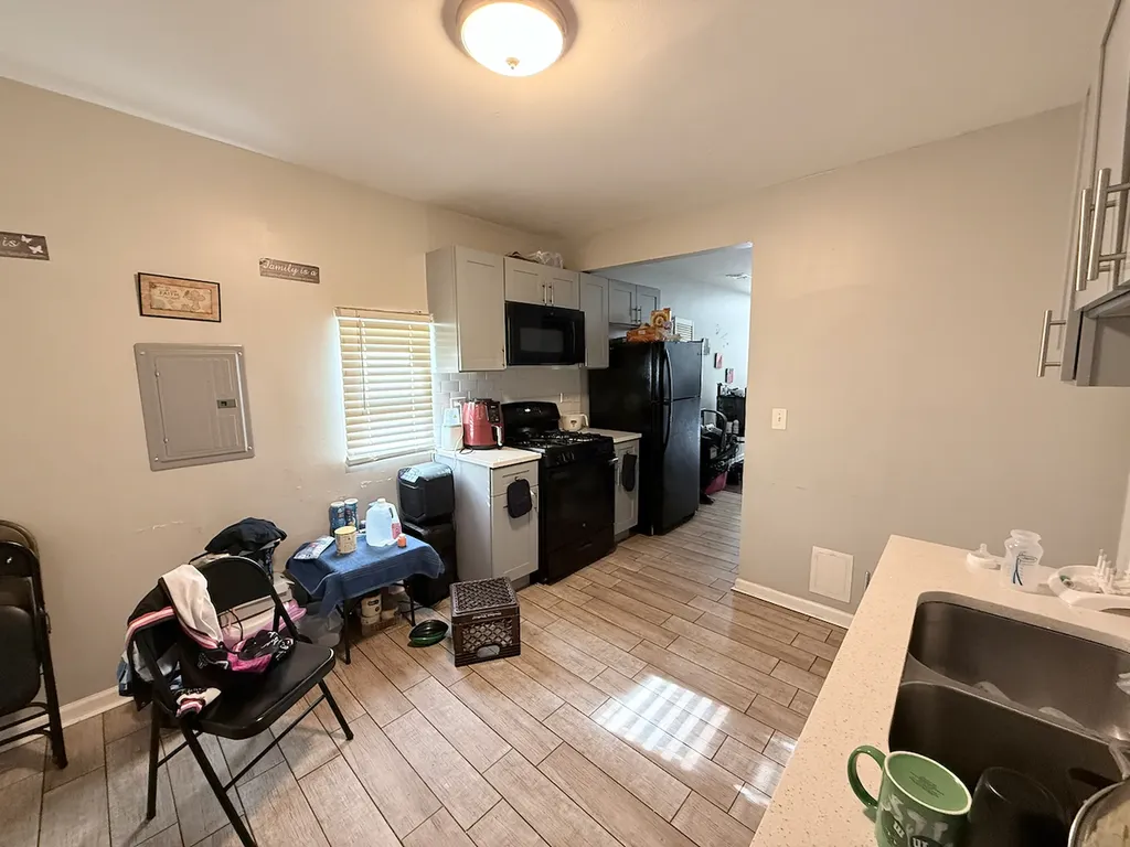 12025 South Bishop Street Chicago IL 60643
