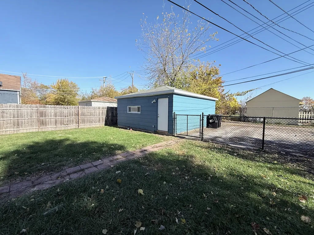 12025 South Bishop Street Chicago IL 60643