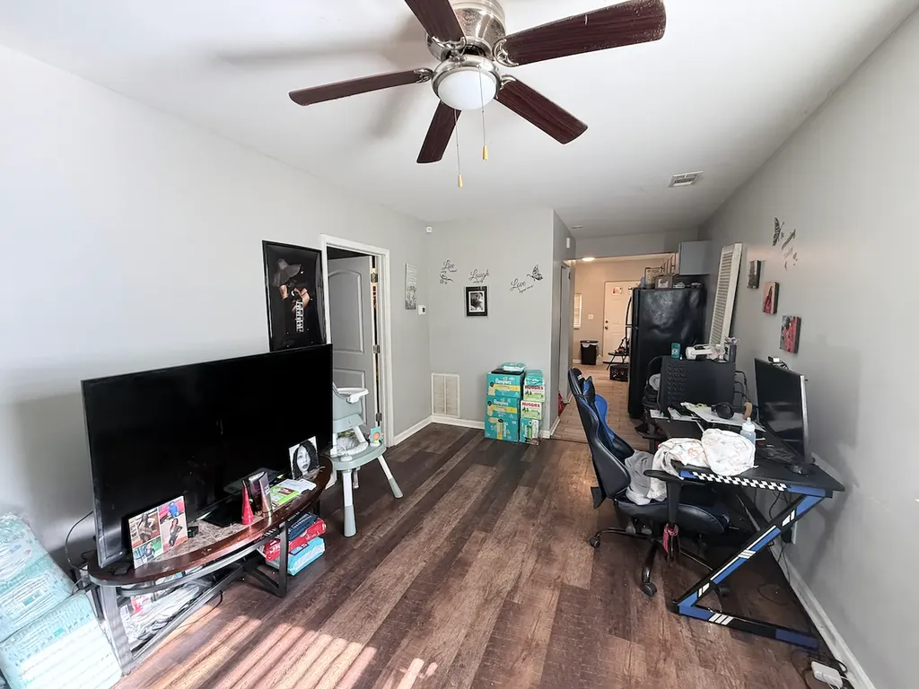 12025 South Bishop Street Chicago IL 60643