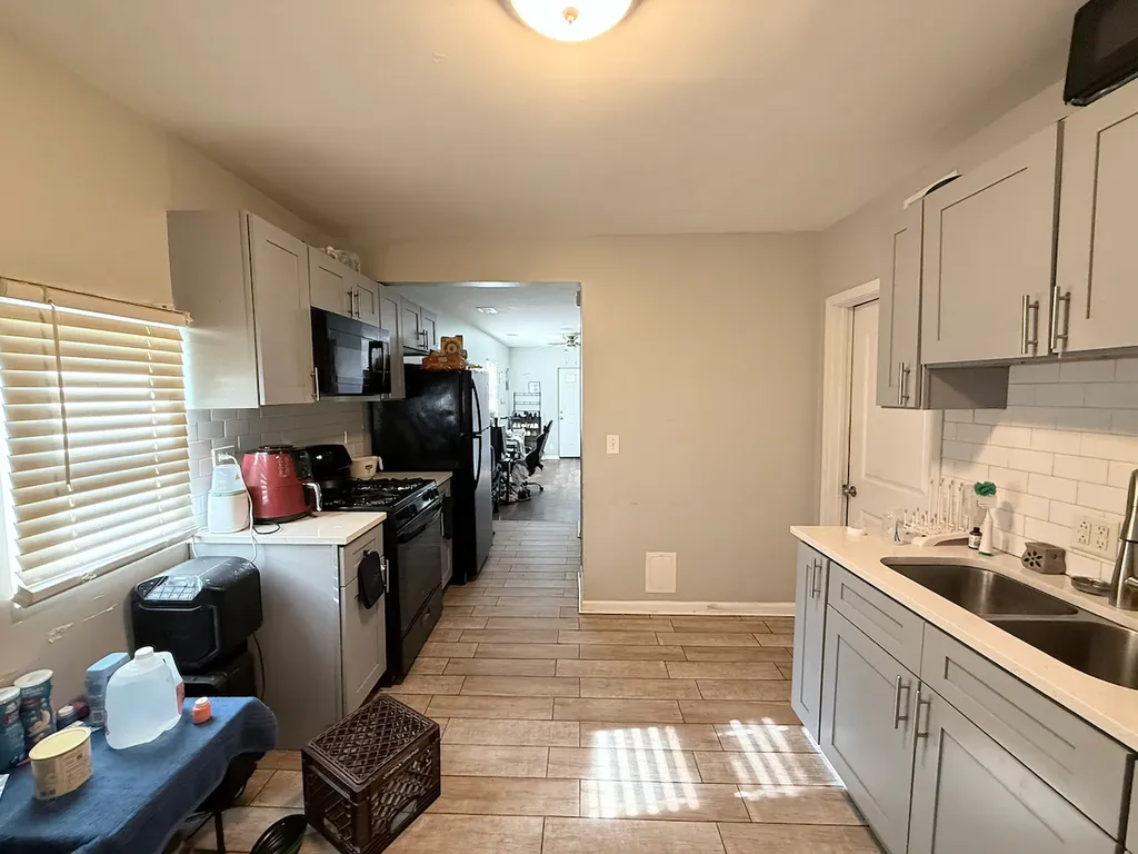 12025 South Bishop Street Chicago IL 60643