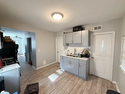 12025 South Bishop Street Chicago IL 60643