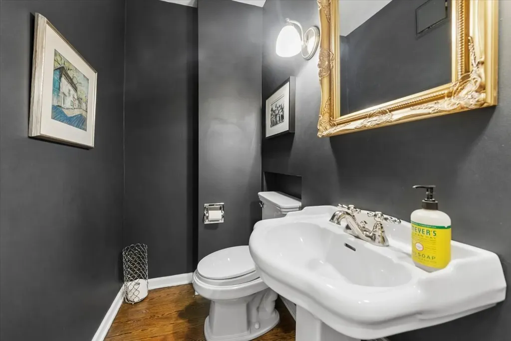 3822 North Alta Vista Terrace Chicago IL 60613
