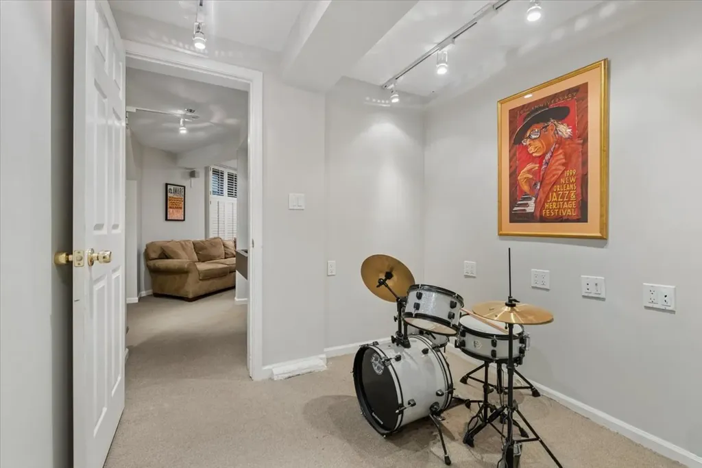 3822 North Alta Vista Terrace Chicago IL 60613