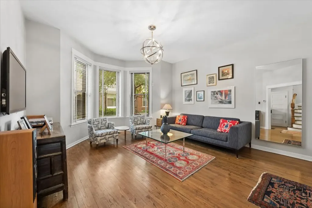 3822 North Alta Vista Terrace Chicago IL 60613