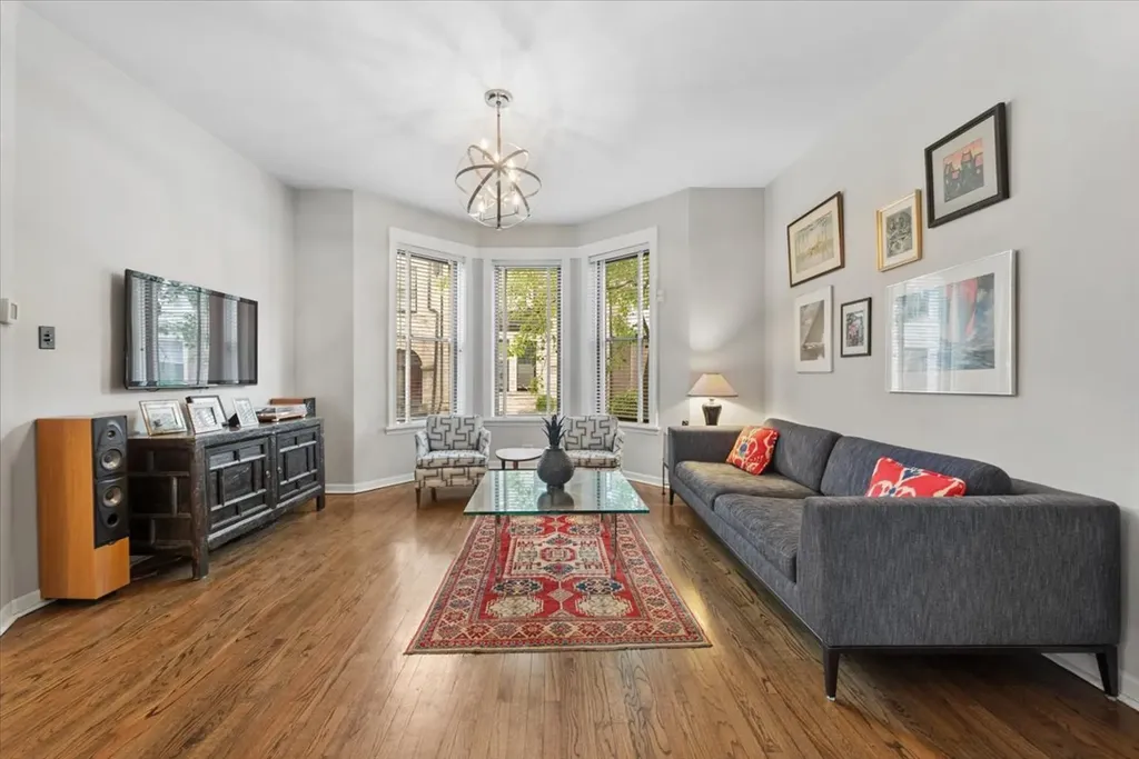 3822 North Alta Vista Terrace Chicago IL 60613