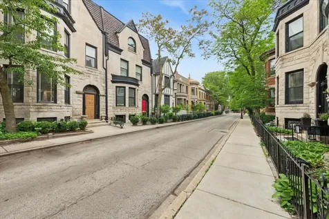 3822 North Alta Vista Terrace Chicago IL 60613