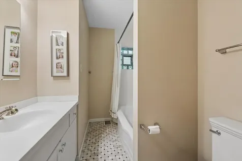 3822 North Alta Vista Terrace Chicago IL 60613