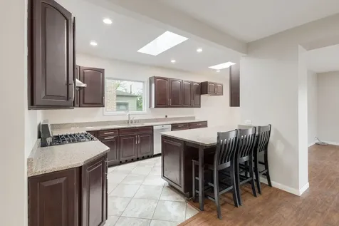 9535 South Fairfield Avenue Evergreen Park IL 60805
