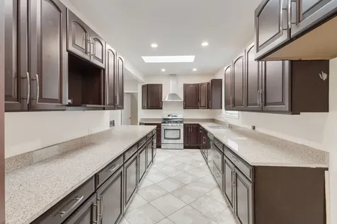 9535 South Fairfield Avenue Evergreen Park IL 60805