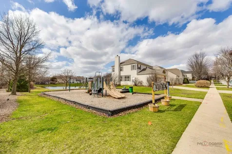 4 Waterton Drive Streamwood IL 60107