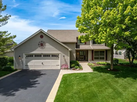201 Tulip Circle Island Lake IL 60042