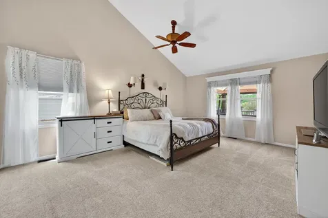 201 Tulip Circle Island Lake IL 60042