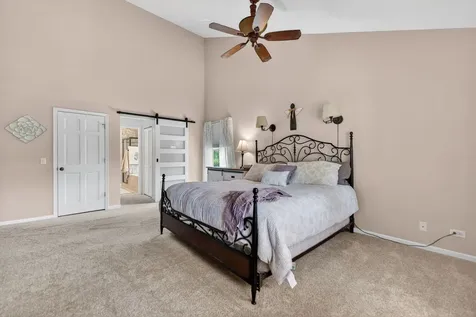 201 Tulip Circle Island Lake IL 60042